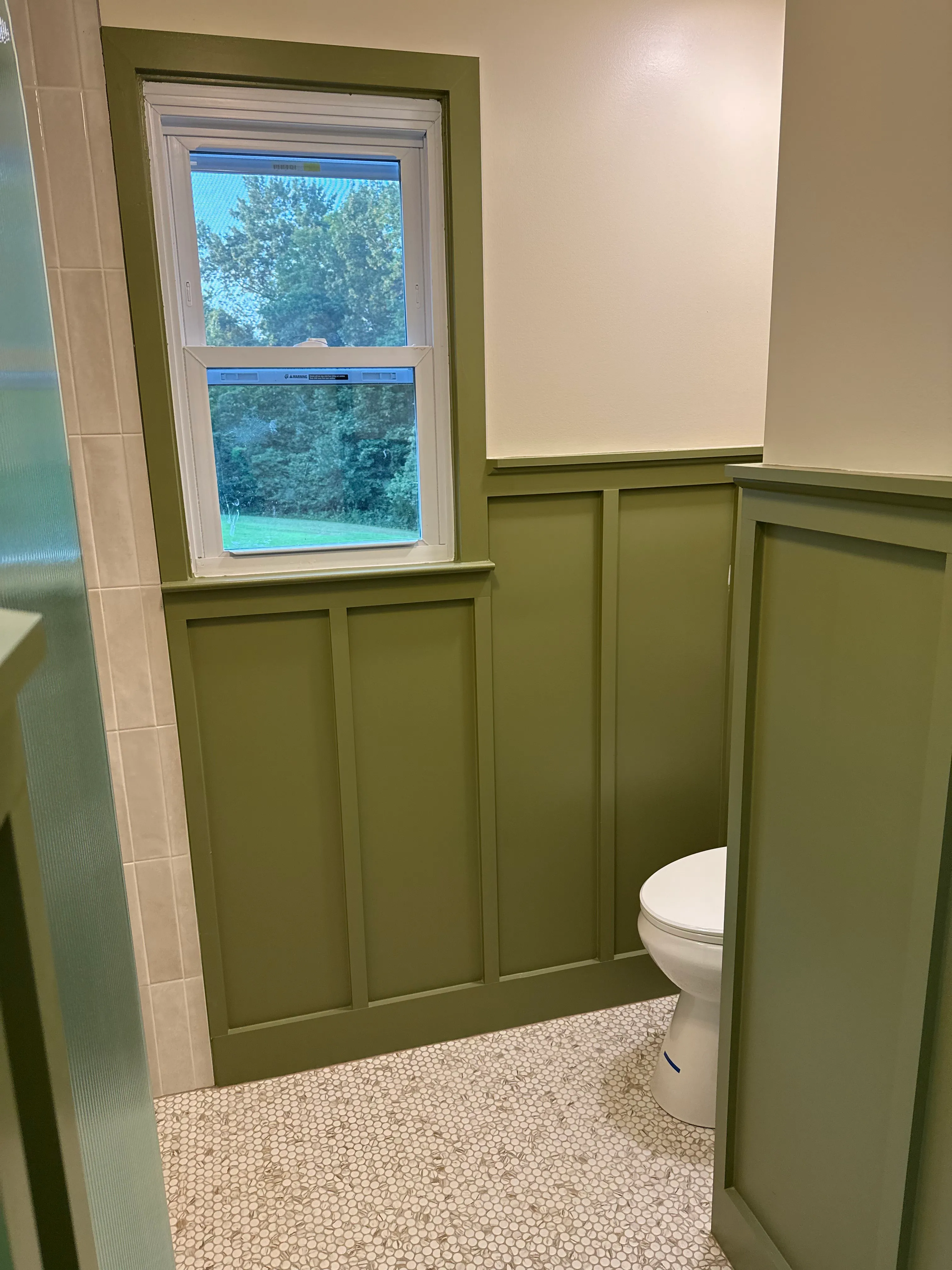 Olive Wainscot Bath, photo 3